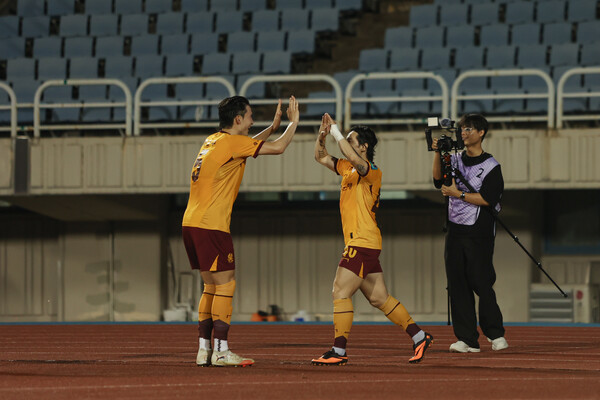 <b>광주FC</b> 창단 첫 <b>코리아컵</b> 결승 진출…2-1로 부천에 승리