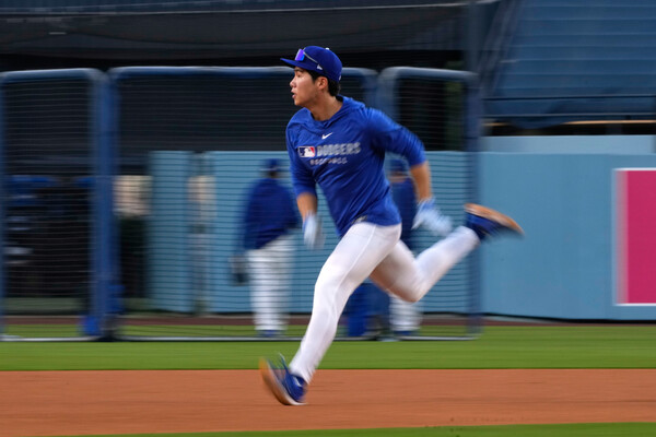 <b>다저스 김혜성</b>, MLB 첫해 <b>와일드카드</b> 시리즈 <b>엔트리</b> 승선