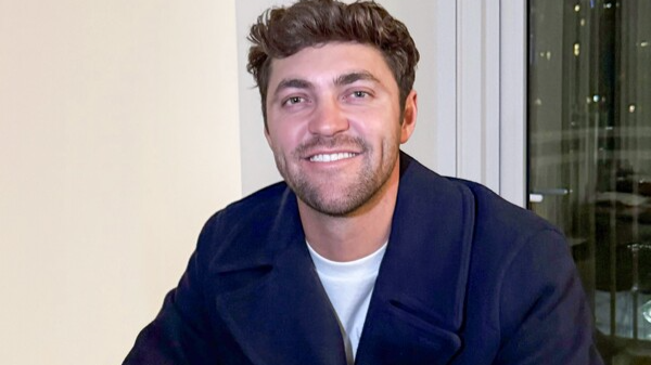 프로야구 KIA 타이거즈가 26일 외국인 투수 제임스 네일과 재계약을 완료했다고 밝혔다.