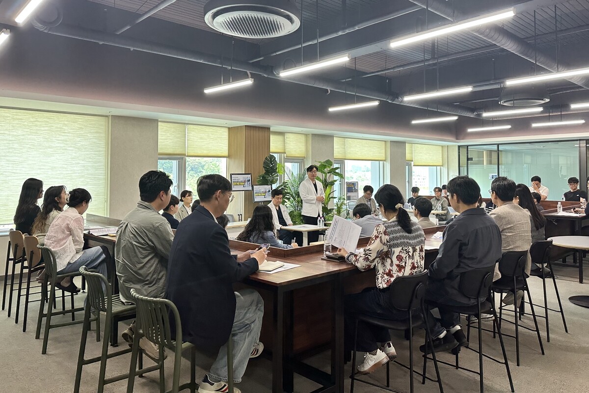 산·학·병·연 협력 생태계 구축...화순전남대병원 기업 소통 나서 - 뉴스 썸네일 이미지
