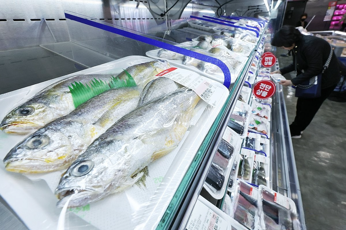 밥상부터 외식까지 다 올랐다…고<b>유가</b>·고환율 덮친 상반기