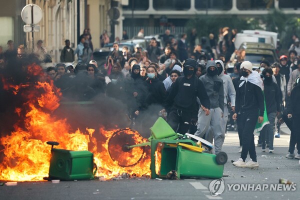 <b>프랑스</b> 고교생 교육 환경 개선 <b>시위</b> 격화 5천명 체포