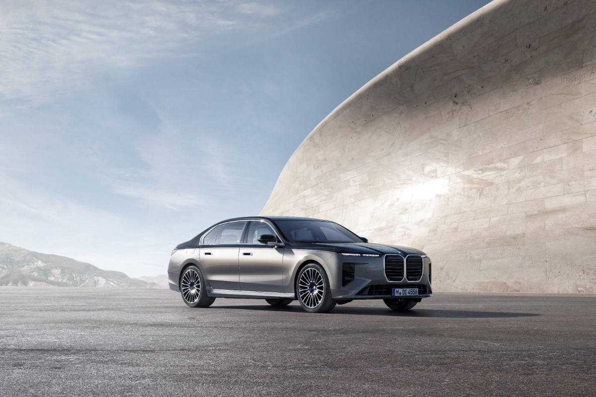 '더 새롭게' BMW 신형 SUV 실물 등장…X5·iX5 국내 최초 공개