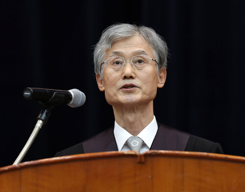 조희대, 내일 국감서 ‘대법관 재제청’ 입장 밝힐까